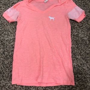 VS pink t shirt